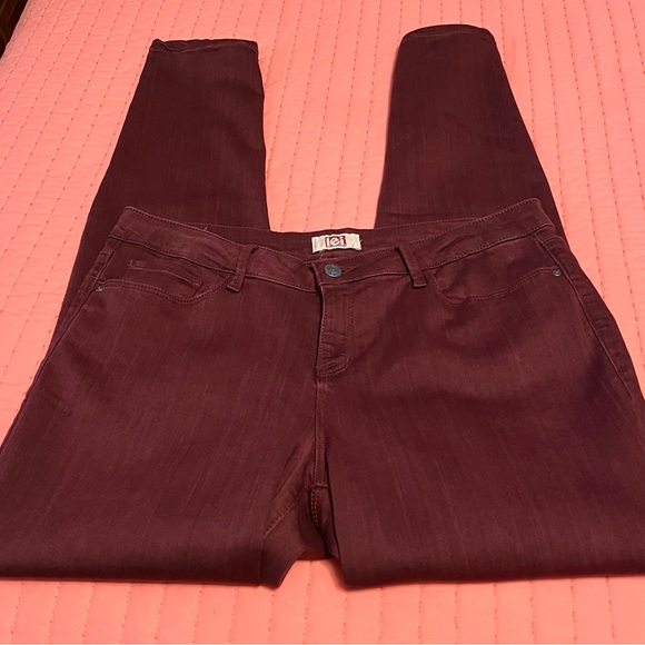 LEI NWOT and never worn, Junior size 15 skinny jeans in dark plum color. - Picture 5 of 9
